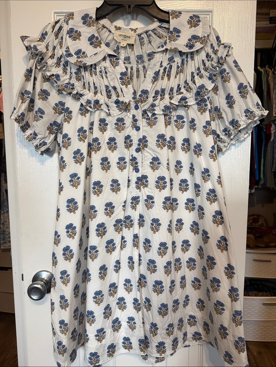 Umgee Dresses & Skirts - Umgee White Floral Ruffle Blouse with Blue & Gold Print